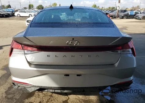 2021 Hyundai Elantra Sel z USA, uszkodzony, nr VIN 5NPLM4AG2MH009716